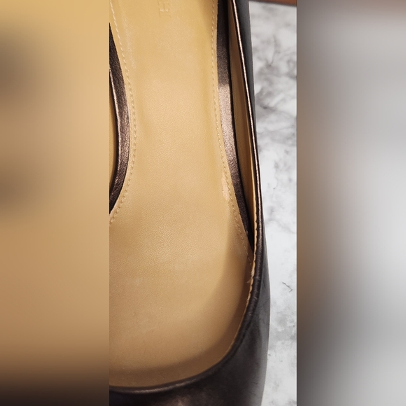 Coach Zan Pumps w/box. Size 9 - Picture 8 of 14